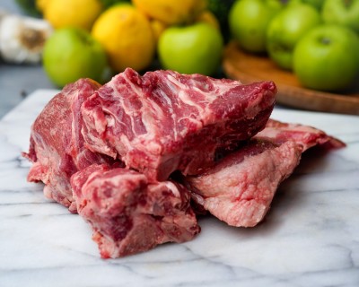Свинина на кости охлаждённая 1 кг - купить в Аркаулово